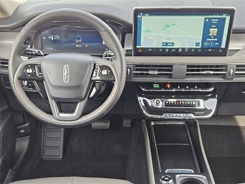 New 2026 Lincoln Corsair Premiere image 25