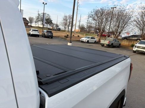 Used 2022 GMC Sierra 1500 AT4 w/ AT4 Premium Package image 12