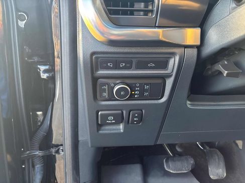 Used 2022 Ford F150 Lariat w/ Max Trailer Tow Package image 17