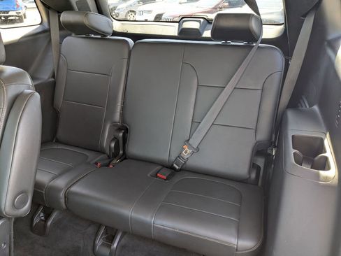 Used 2021 Chevrolet Traverse LT w/ LT Premium Package image 16