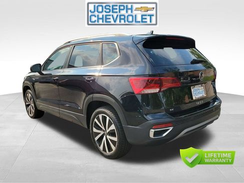 Used 2024 Volkswagen Taos SE FWD image 3
