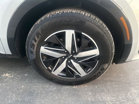 Used 2022 Kia Sorento S image 5