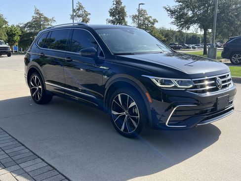 Used 2024 Volkswagen Tiguan SEL R-Line w/ MDO Package, Two-Row AWD/4WD image 2