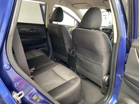 Used 2020 Nissan Rogue SV FWD image 11