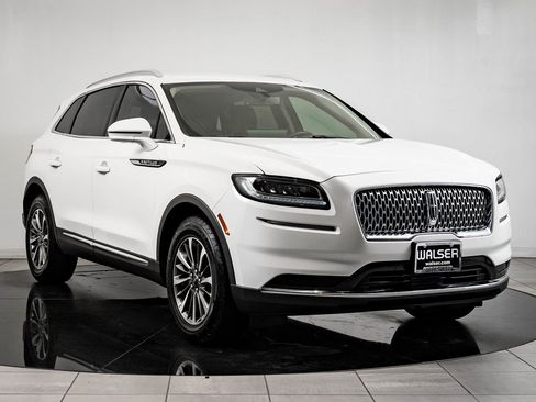 Used 2021 Lincoln Nautilus FWD w/ Equipment Group 101A image 12