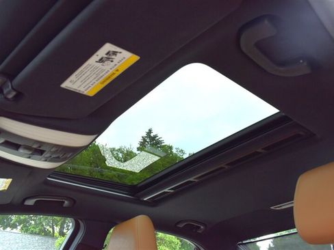 Used 2013 Mercedes-Benz E 350 BlueTEC Sedan image 12