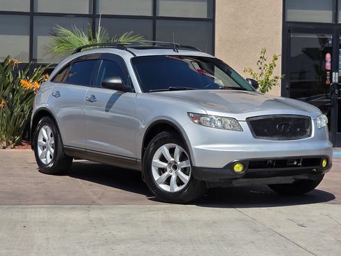 Used 2005 INFINITI FX35 2WD w/ (U01) Technology Pkg image 3