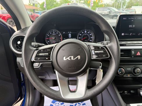 Used 2023 Kia Forte LXS w/ LXS Technology Package FWD image 23