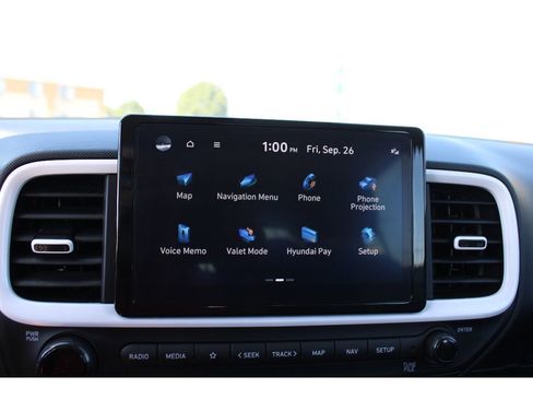 Used 2024 Hyundai Venue Limited image 24