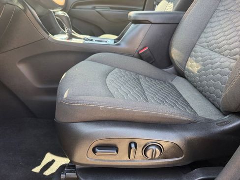 Used 2021 Chevrolet Equinox LT FWD image 11