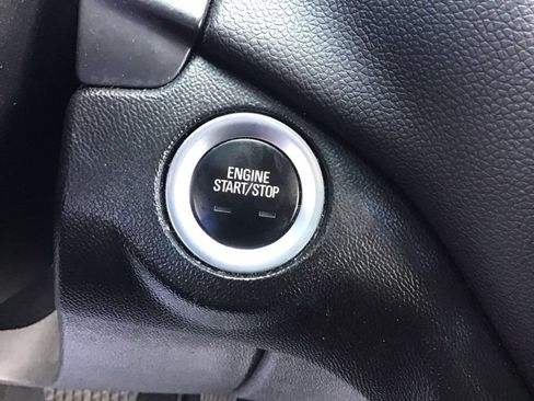Used 2020 Chevrolet Equinox LT w/ Driver Convenience Package AWD/4WD image 22