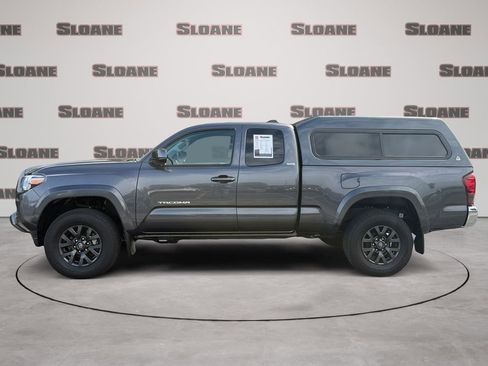 Used 2022 Toyota Tacoma SR5 w/ SR5 Appearance Package (SM) AWD/4WD image 2