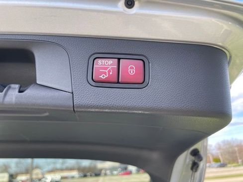 Certified 2022 Mercedes-Benz GLC 300 4MATIC image 17