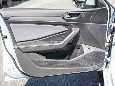 New 2026 Volkswagen Jetta SE FWD image 24
