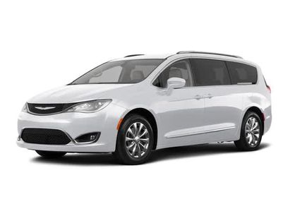 Certified 2018 Chrysler Pacifica Touring-L w/ Tire & Wheel Group