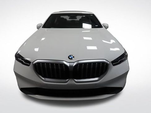 Used 2026 BMW 530i RWD image 8