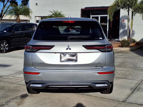 Used 2026 Mitsubishi Outlander SE AWD/4WD image 4