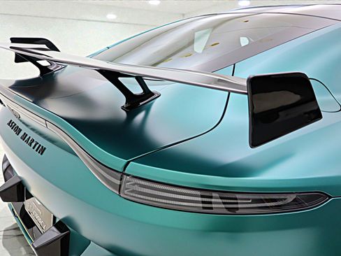 Used 2023 Aston Martin V8 Vantage Coupe image 23