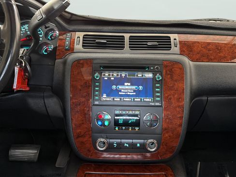Used 2010 Chevrolet Tahoe LTZ AWD/4WD image 15