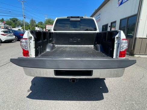 Used 2017 Nissan Titan S AWD/4WD image 8