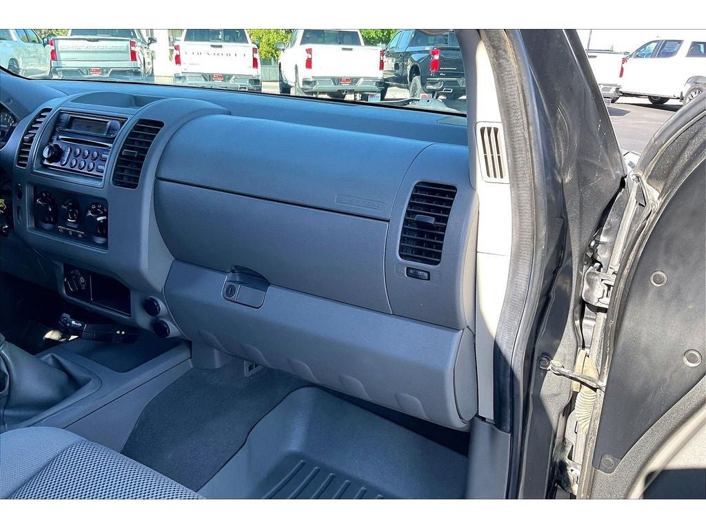 Used 2007 Nissan Frontier SE w/ SE Value Truck Pkg AWD/4WD image 18