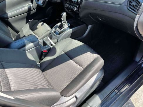 Used 2020 Nissan Rogue SV FWD image 11