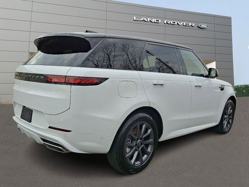 Used 2025 Land Rover Range Rover Sport Dynamic SE image 2