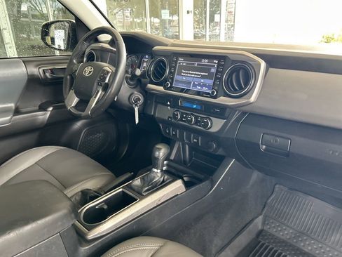 Used 2022 Toyota Tacoma SR5 image 22
