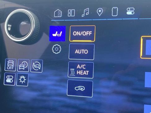 Used 2025 Chevrolet Equinox EV LT image 33