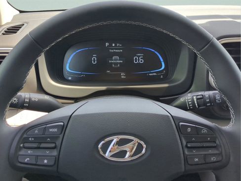 New 2025 Hyundai Venue SEL image 35