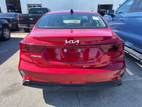 Used 2022 Kia Forte LXS FWD image 5