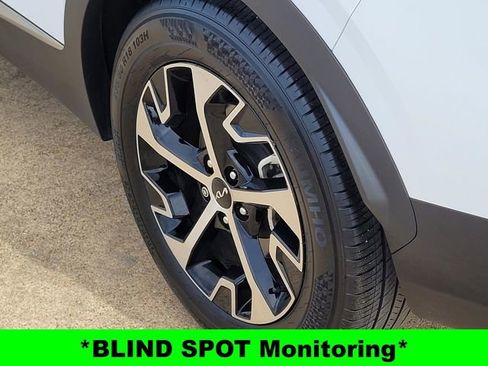 Used 2024 Kia Sportage EX image 10