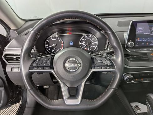 Used 2024 Nissan Altima 2.5 SR FWD image 19