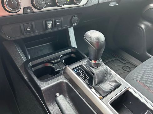 Certified 2023 Toyota Tacoma SR5 AWD/4WD image 28