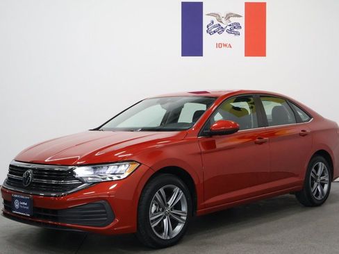 Certified 2023 Volkswagen Jetta SE image 7