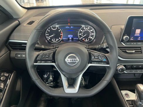 Used 2022 Nissan Altima 2.5 SV w/ SV Premium Package FWD image 24