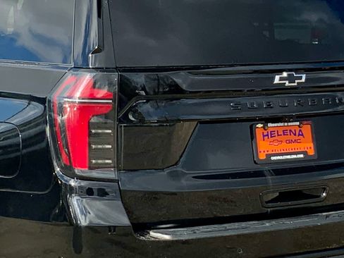 Used 2025 Chevrolet Suburban Z71 AWD/4WD image 14