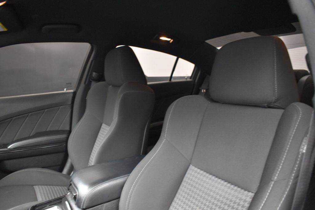 Used 2022 Dodge Charger R/T w/ Blacktop Package RWD image 11