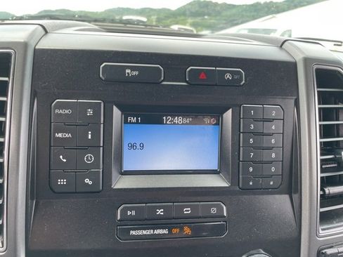 Used 2018 Ford F150 XLT w/ Trailer Tow Package image 16