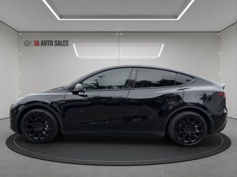 Used 2021 Tesla Model Y Long Range AWD/4WD image 2