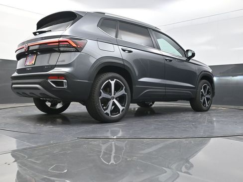 New 2025 Volkswagen Taos SEL image 25