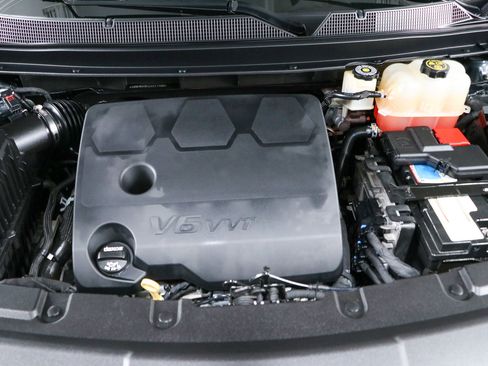 Used 2018 Chevrolet Traverse LT FWD image 36