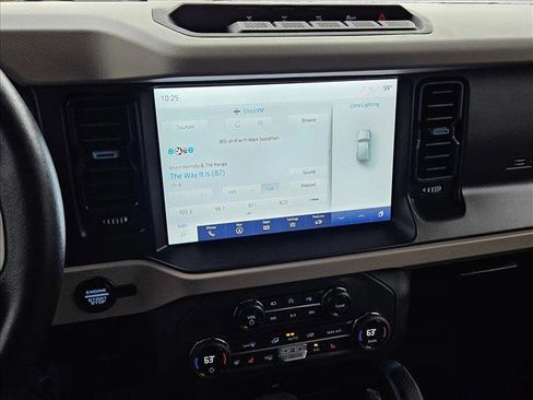 Used 2023 Ford Bronco Wildtrak image 12