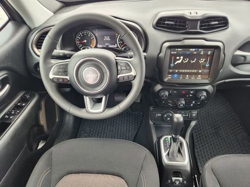 Used 2023 Jeep Renegade Latitude AWD/4WD image 27