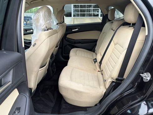 Used 2019 Ford Edge SE FWD image 23