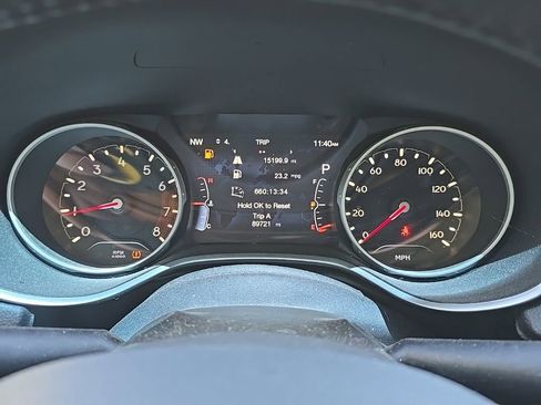 Used 2018 Jeep Compass Latitude w/ Popular Equipment Group FWD image 19