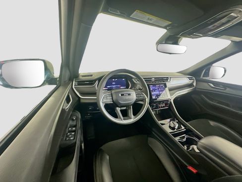 Used 2023 Jeep Grand Cherokee L Laredo RWD image 18