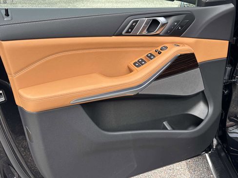 New 2026 BMW X5 xDrive40i w/ Climate Comfort Package image 18