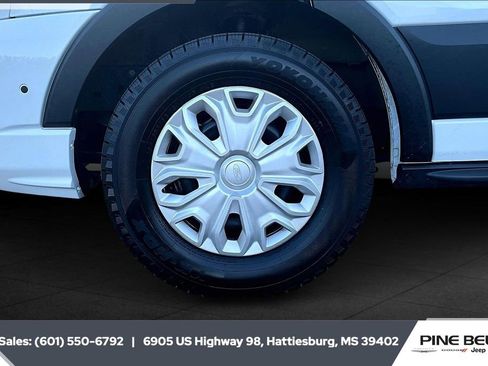 Used 2024 Ford Transit 350 XLT image 7