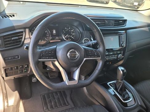Used 2020 Nissan Rogue SV FWD image 11